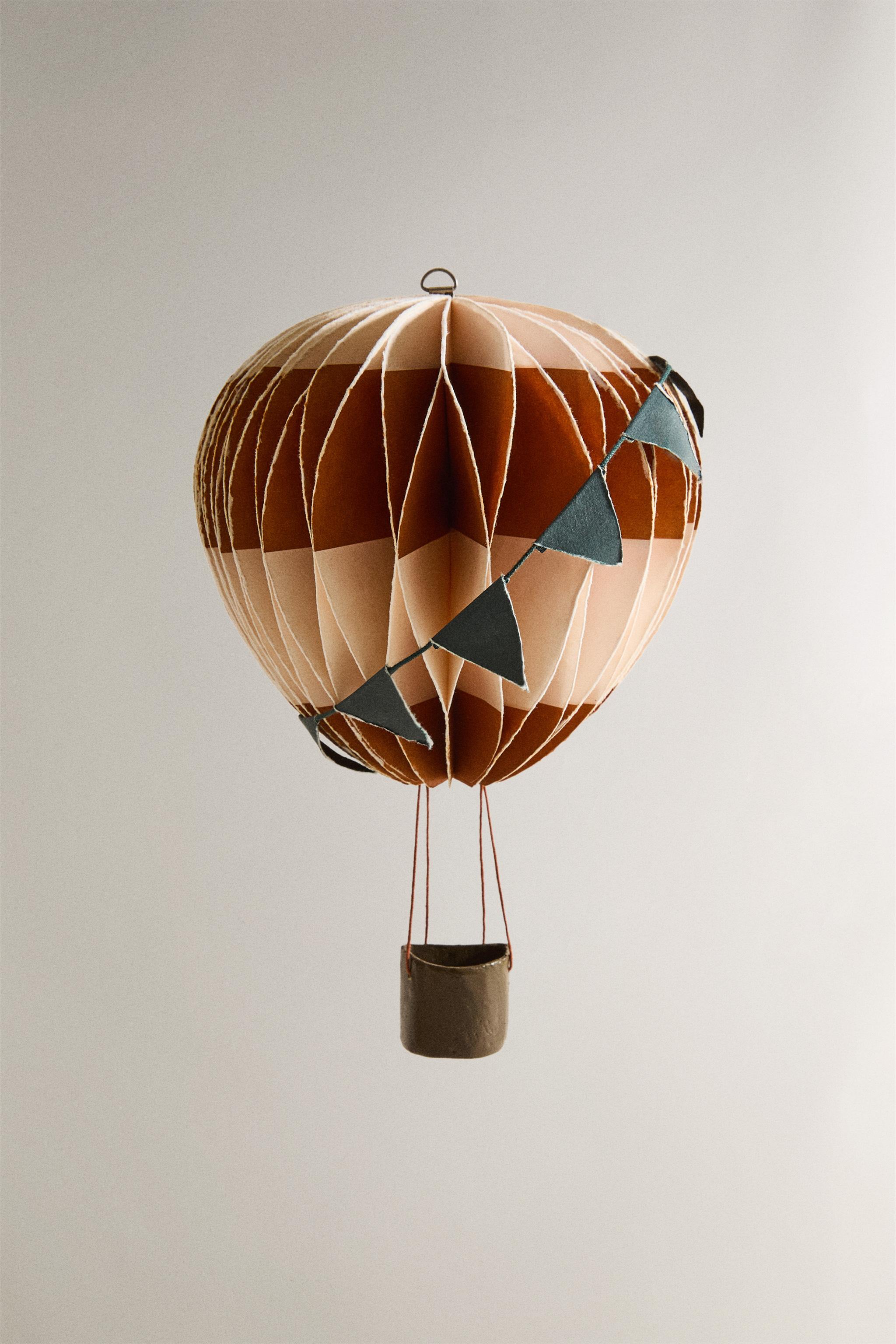 COLORED PAPER BALLOON CEILING (6.3")
